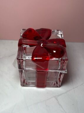 🎁 Red Bow Glass Gift Box Decorative Accent